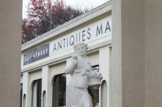 4e8cb 14th St Antique Market Magnum